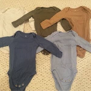 Set of 5! Honest Co Long Sleeve onesie